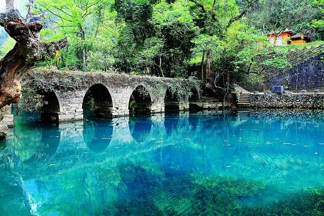 皇冠体彩网站app足球贵州老年游选哪家？